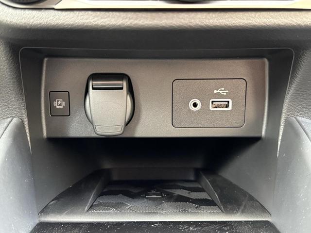 Photo of 2025 Aspen White Tricoat Nissan Versa