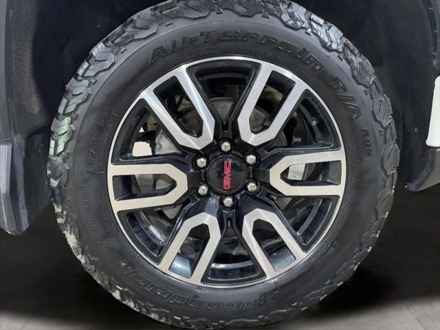 Photo of 2023 White Frost Tricoat GMC Sierra 1500