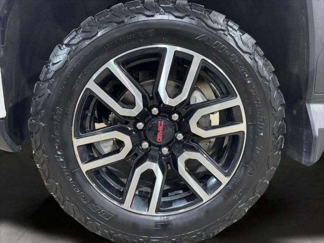 Photo of 2023 White Frost Tricoat GMC Sierra 1500
