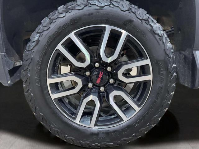 Photo of 2023 White Frost Tricoat GMC Sierra 1500