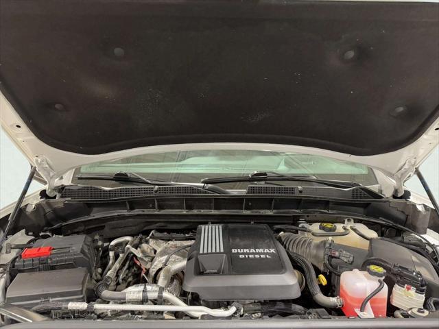 Photo of 2023 White Frost Tricoat GMC Sierra 1500