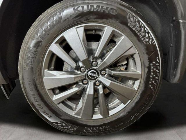 Photo of 2024 Pearl White Tricoat Nissan Pathfinder