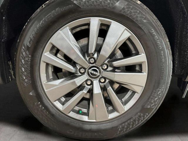Photo of 2024 Pearl White Tricoat Nissan Pathfinder