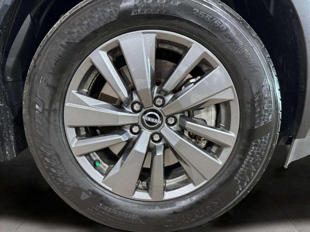 Photo of 2024 Pearl White Tricoat Nissan Pathfinder