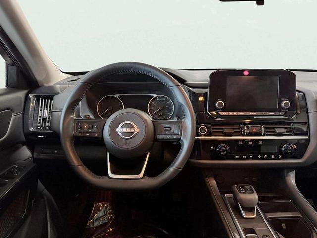 Photo of 2024 Pearl White Tricoat Nissan Pathfinder
