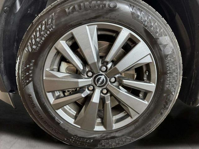 Photo of 2024 Pearl White Tricoat Nissan Pathfinder