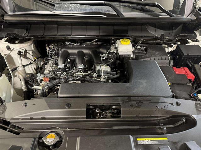 Photo of 2024 Pearl White Tricoat Nissan Pathfinder