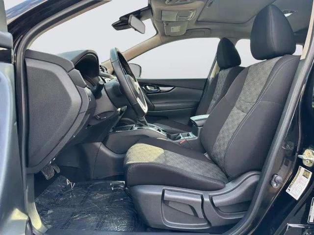 Photo of 2022 Magnetic Black Pearl Nissan Rogue Sport