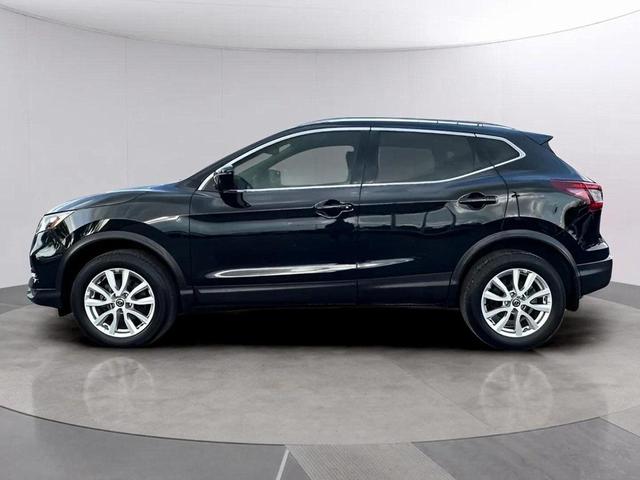 Photo of 2022 Magnetic Black Pearl Nissan Rogue Sport
