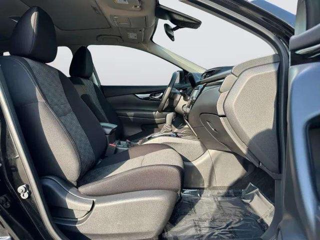 Photo of 2022 Magnetic Black Pearl Nissan Rogue Sport