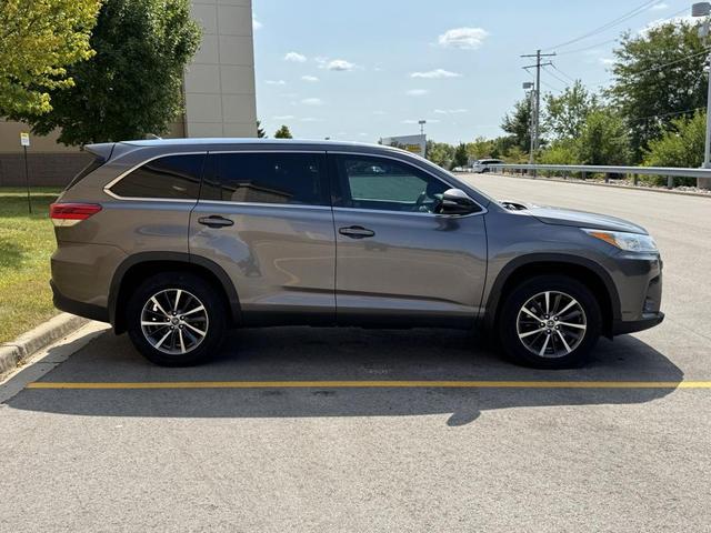 Photo of 2019 Predawn Gray Mica Toyota Highlander