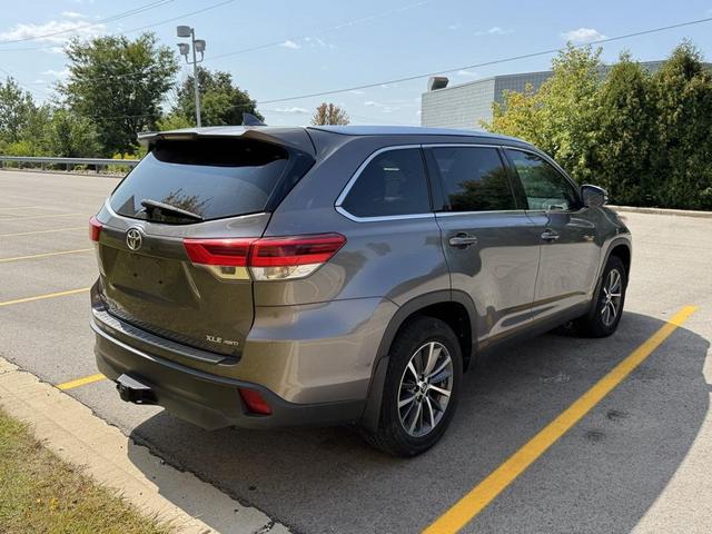 Photo of 2019 Predawn Gray Mica Toyota Highlander