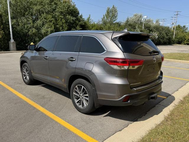Photo of 2019 Predawn Gray Mica Toyota Highlander