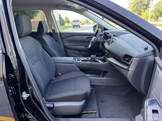 Photo of 2026 Super Black Nissan Rogue
