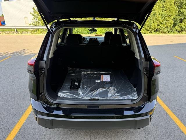 Photo of 2026 Super Black Nissan Rogue