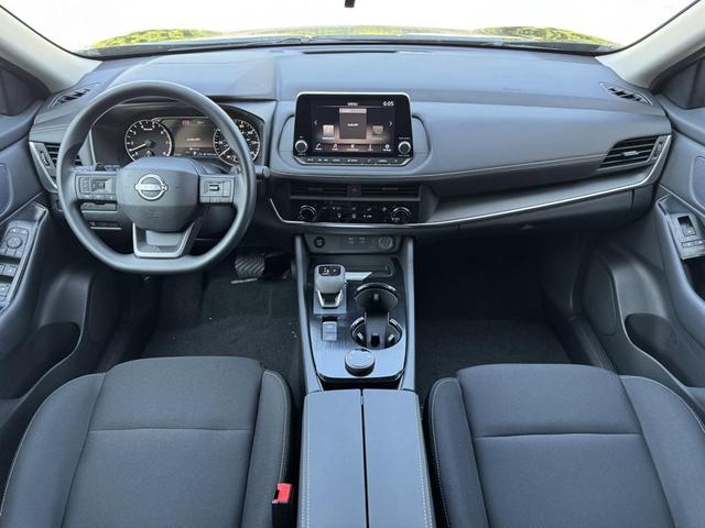 Photo of 2026 Super Black Nissan Rogue