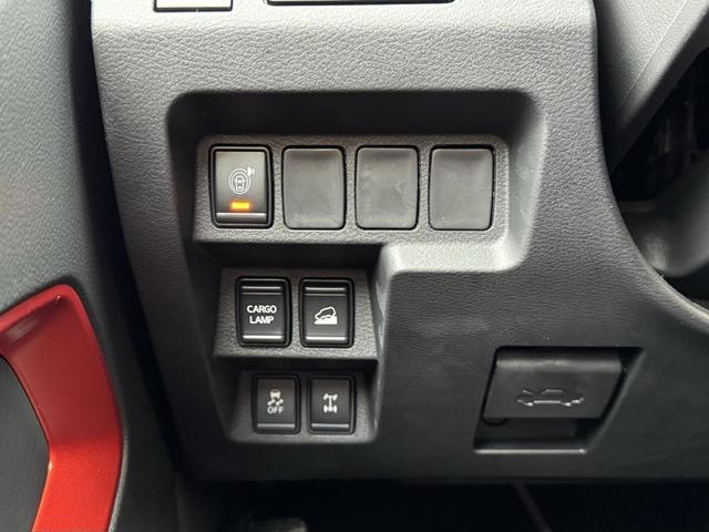 Photo of 2025 Afterburn Orange Nissan Frontier