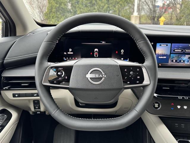 Photo of 2025 Everest White Pearl Tricoat Nissan Murano