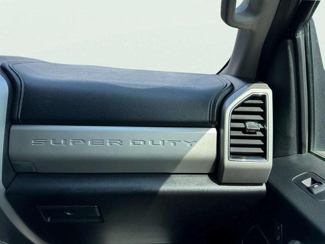 Photo of 2019 Agate Black Metallic Ford F-250