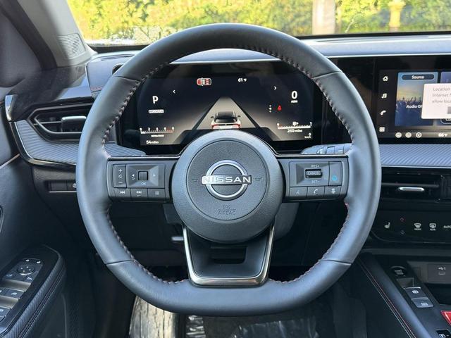 Photo of 2026 Aspen White Tricoat Nissan Kicks