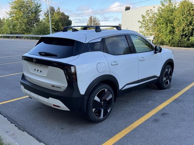 Photo of 2026 Aspen White Tricoat Nissan Kicks