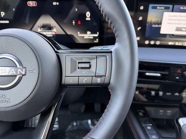 Photo of 2026 Aspen White Tricoat Nissan Kicks