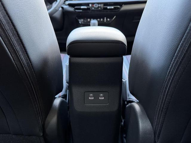 Photo of 2026 Aspen White Tricoat Nissan Kicks