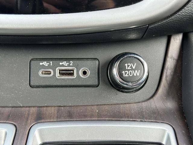 Photo of 2020 Pearl White Tricoat Nissan Murano
