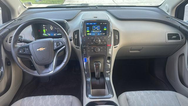Photo of 2014 Silver Topaz Metallic Chevrolet Volt