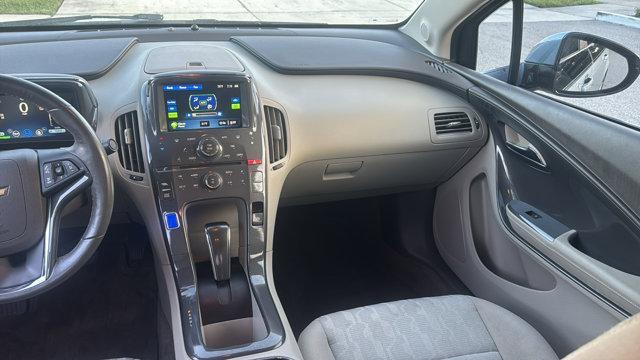 Photo of 2014 Silver Topaz Metallic Chevrolet Volt