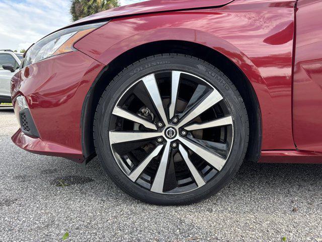 Photo of 2021 Scarlet Ember Tintcoat Nissan Altima