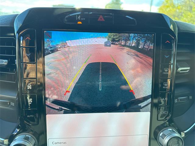 Photo of 2025 Diamond Black Crystal Pearlcoat RAM 1500