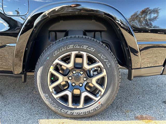 Photo of 2025 Diamond Black Crystal Pearlcoat RAM 1500