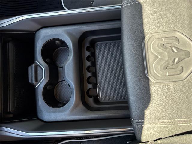 Photo of 2025 Diamond Black Crystal Pearlcoat RAM 1500