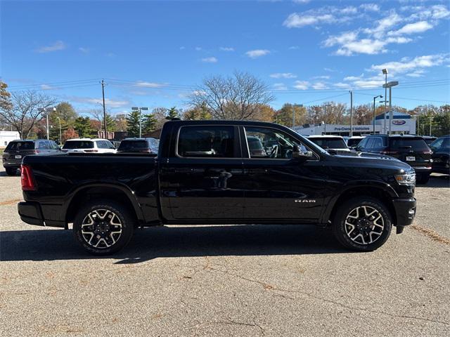 Photo of 2025 Diamond Black Crystal Pearlcoat RAM 1500