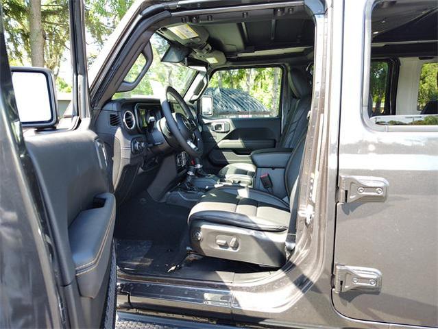 Photo of 2025 Granite Crystal Metallic Clearcoat Jeep Wrangler