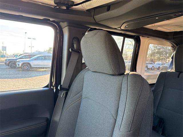 Photo of 2025 Black Clearcoat Jeep Wrangler