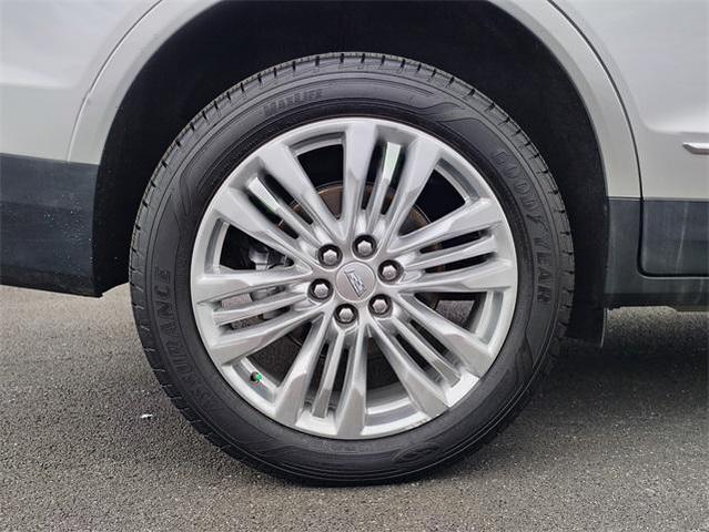 Photo of 2019 Radiant Silver Metallic Cadillac XT5