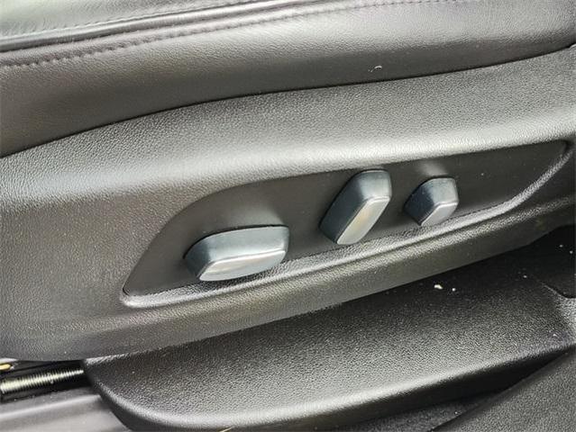 Photo of 2019 Radiant Silver Metallic Cadillac XT5