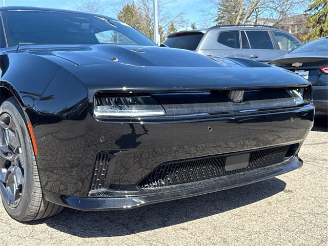 Photo of 2025 Diamond Black Crystal Pearlcoat Dodge Charger Daytona