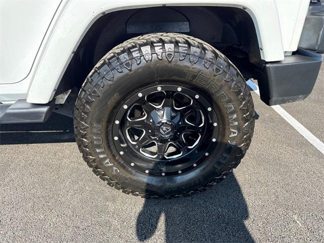 Photo of 2017 Bright White Clearcoat Jeep Wrangler Unlimited