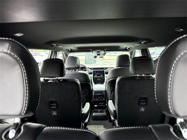 Photo of 2025 Bright White Clearcoat Jeep Grand Cherokee L