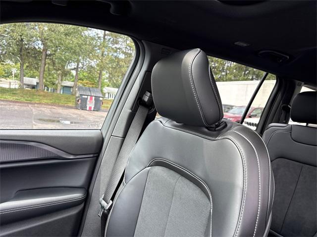 Photo of 2025 Bright White Clearcoat Jeep Grand Cherokee L