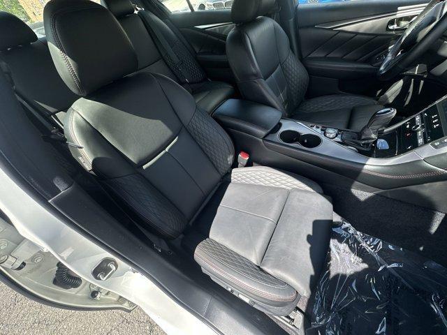 Photo of 2022 White INFINITI Q50
