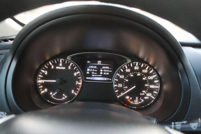 Photo of 2016 Super Black Nissan Altima