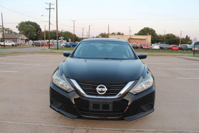 Photo of 2016 Super Black Nissan Altima