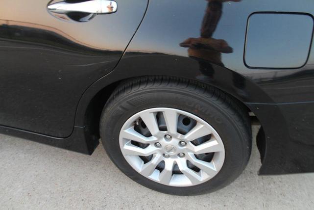 Photo of 2016 Super Black Nissan Altima
