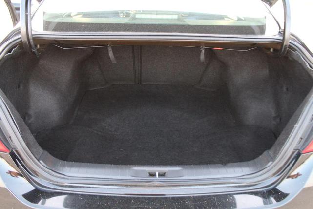 Photo of 2016 Super Black Nissan Altima