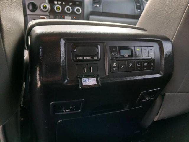 Photo of 2015 Magnetic Gray Metallic Toyota Sequoia