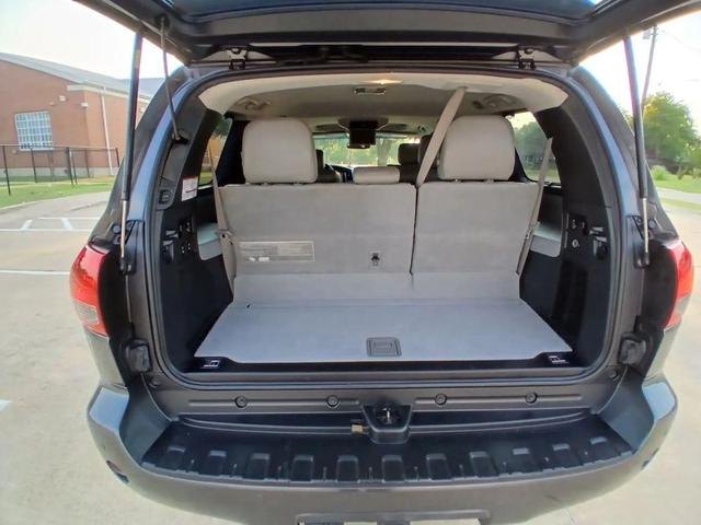 Photo of 2015 Magnetic Gray Metallic Toyota Sequoia